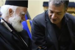 Ο Καζαντζάκης έφερε κοντά τον Σταύρο Θεοδωράκη και τον Αρχιεπίσκοπο Κρήτης Ειρηναίο