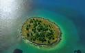 Independent: Ελληνικά νησιά κοστίζουν 
