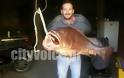 Ο ψαράς από το Αγρίνιο που έπιασε ροφό 23 κιλών