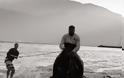 Horse Surfing: Ένα νέο άθλημα στη Ναύπακτο - Φωτογραφία 4