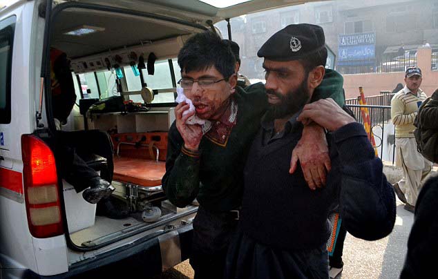 Πακιστάν: 135 νεκροί σε σχολείο - Οι Ταλιμπάν εκτελούσαν τα παιδιά ένα-ένα [video + photos] - Φωτογραφία 3