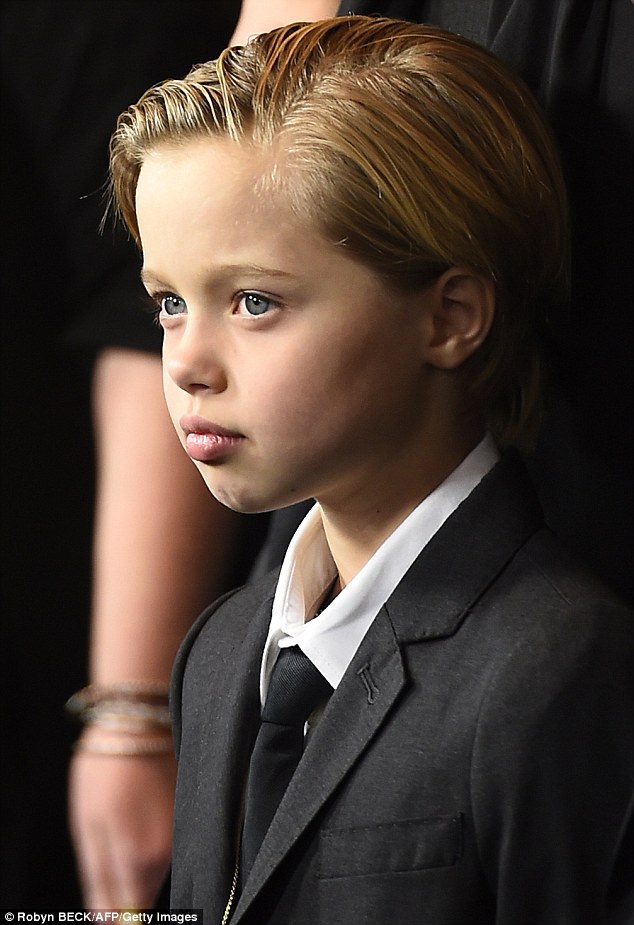 Shiloh: Η κούκλα κόρη Jolie - Pitt και η απίστευτη ομοιότητα με τους γονείς της [photos] - Φωτογραφία 3
