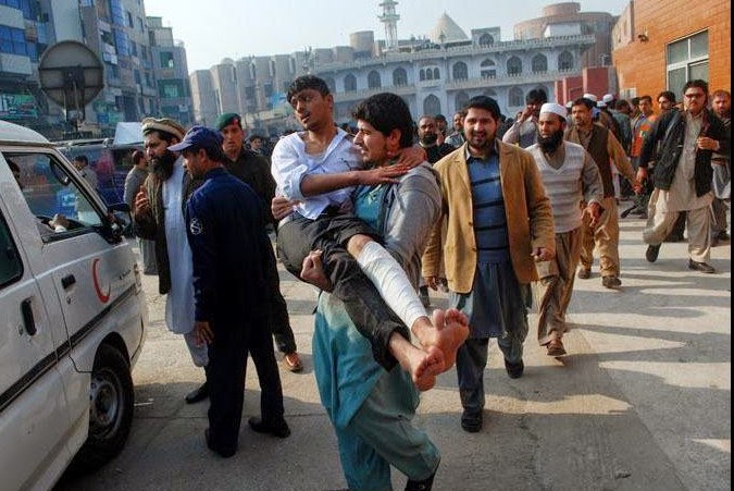 Παγκόσμιο σοκ: 136 νεκροί, οι περισσότεροι μαθητές, από την επίθεση των Ταλιμπάν σε σχολείο του Πακιστάν - Εικόνες φρίκης - Φωτογραφία 7