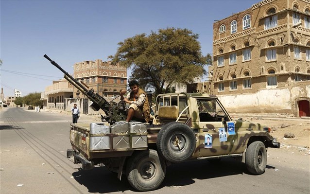 Υεμένη: Το υπουργείο Άμυνας απέκλεισαν οι φιλοϊρανοί σιίτες αντάρτες - Φωτογραφία 1