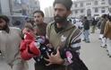 Παγκόσμιο σοκ: Πάνω από 140 νεκροί, οι περισσότεροι μαθητές, από την επίθεση των Ταλιμπάν σε σχολείο του Πακιστάν [photos] - Φωτογραφία 4