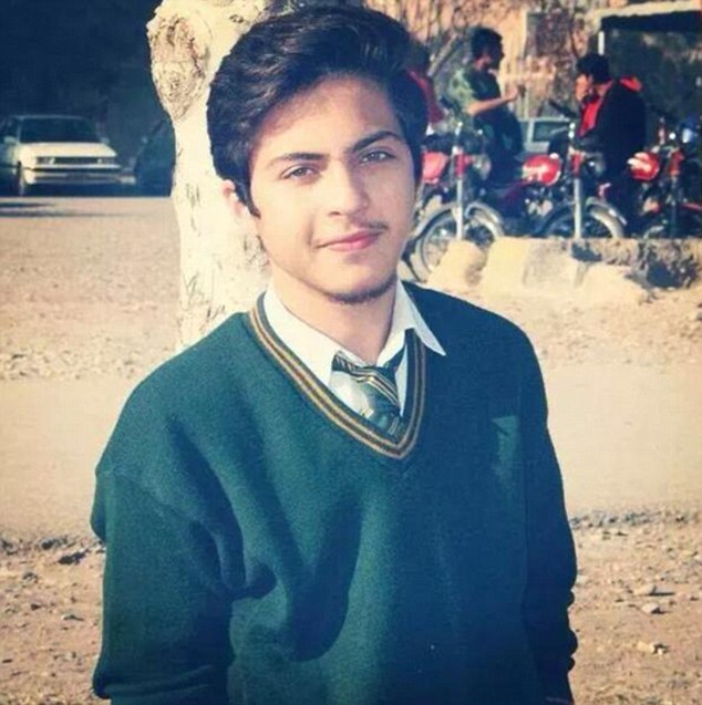 Αθώα θύματα: Αυτά είναι τα παιδιά που σκότωσαν οι Ταλιμπάν στο σχολείο του Πακιστάν [photos] - Φωτογραφία 6
