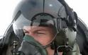 Πιλότος - σαμουράι της RAF άντρας της χρονιάς! [video] - Φωτογραφία 1