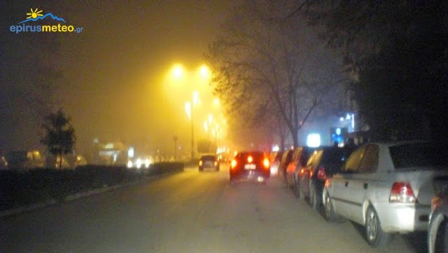ΠΝΙΓΜΕΝA στην ομίχλη τα Ιωάννινα [photos] - Φωτογραφία 3