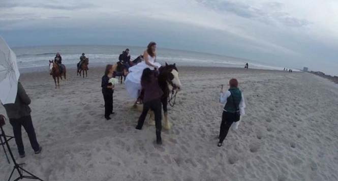 Η φωτογράφηση γάμου με άλογο δεν είναι πάντα καλή ιδέα...[photos] - Φωτογραφία 2