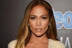 Άβυσσος το ντεκολτέ της Jennifer Lopez