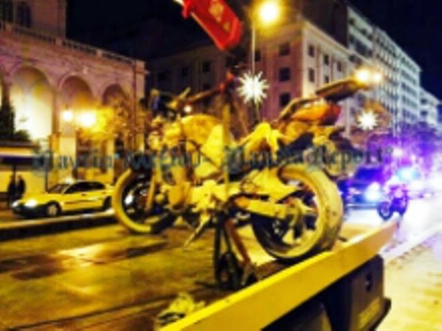 Ένας νεκρός και τρεις σοβαρά τραυματίες σε τροχαίο στο κέντρο της Αθήνας - Φωτογραφία 4