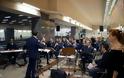 Εορταστική Συναυλία της Μπάντας της ΠΑ στο Σταθμό Μετρό Σύνταγμα - Φωτογραφία 3