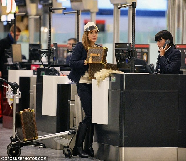ΠΑΣΙΓΝΩΣΤΗ παρουσιάστρια έγινε ρεζίλι - Συνελήφθη στο αεροδρόμιο επειδή ήταν μεθυσμένη [photos] - Φωτογραφία 5