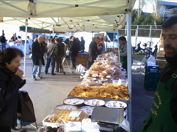 Χιλιάδες καταναλωτές με σύμμαχο τον καλό καιρό προσήλθαν στη 12η δράση διάθεσης εγχωρίων αγροτικών προϊόντων του Δήμου Αμαρουσίου - Φωτογραφία 6