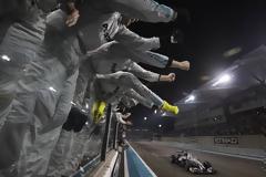 ΠΑΓΚΟΣΜΙΟ ΠΡΩΤΑΘΛΗΜΑ F1: HAMILTON O STAR ΤΩΝ GRAND PRIX