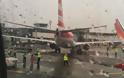 Πανικός στη Νέα Υόρκη: Αεροσκάφη συγκρούστηκαν στο αεροδρόμιο