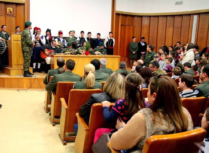 Χριστουγεννιάτικη γιορτή για τα παιδιά του Στρατιωτικού και Πολιτικού Προσωπικού του ΓΕΣ - Φωτογραφία 2