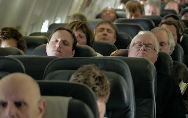 Όλοι αποκοιμήθηκαν σε αυτό το αεροπλάνο, όταν όμως ξύπνησαν τους περίμενε μια έκπληξη... [video] - Φωτογραφία 1