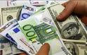 Οι Τούρκοι σπεύδουν να αλλάξουν την τουρκική λίρα με ξένο νόμισμα