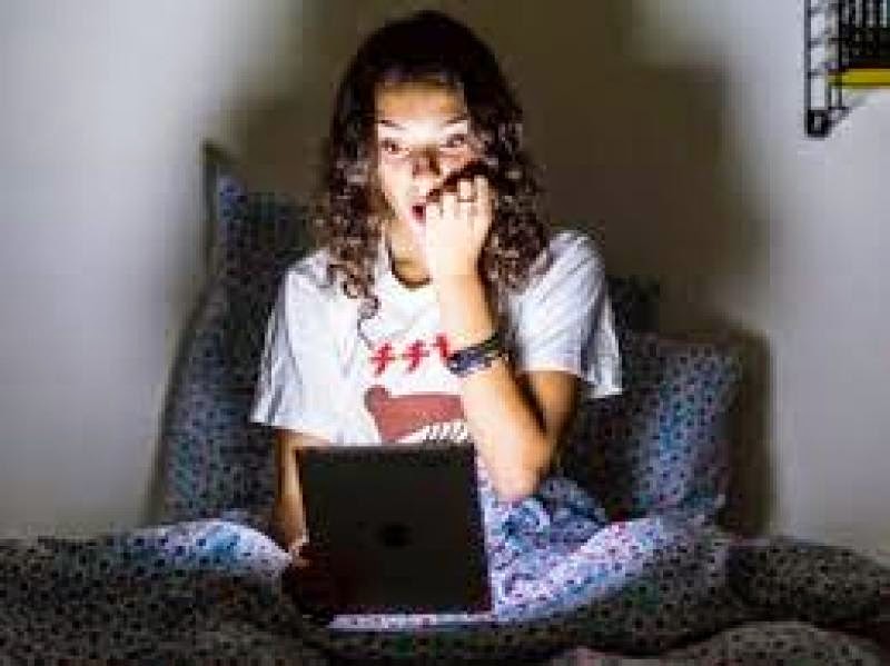 Διαβάζεις e-book πριν κοιμηθείς; ΔΕ θα κοιμηθείς - Φωτογραφία 1