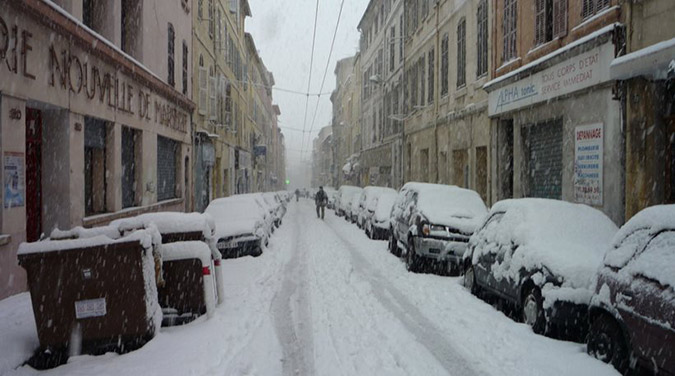 Γαλλία: Ένας νεκρός και χιλιάδες εγκλωβισμένοι στα χιόνια - Φωτογραφία 5