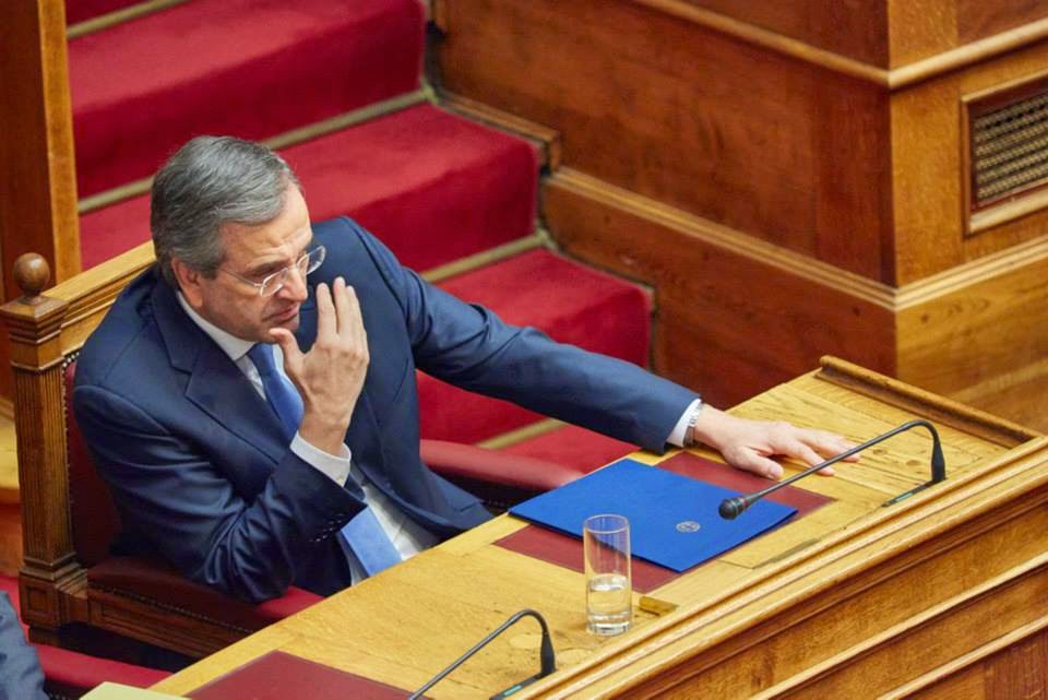 OΛΑ όσα έγιναν μέσα στη Βουλή κατά την 3η Ψηφοφορία...Δείτε τη φωτογραφία που θα σας σοκάρει! [photos] - Φωτογραφία 6