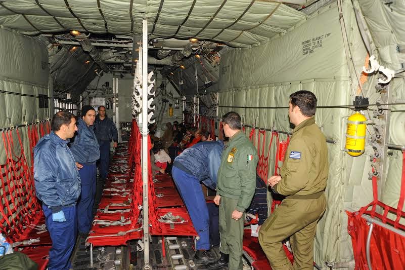 Επιχείρηση αερομεταφοράς επιβαινόντων στο Norman Atlantic με C-130 της Π.Α. - Φωτογραφία 2