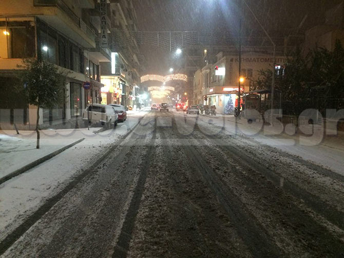 Ολονύχτιο θρίλερ για να μην παγώσουν Βόλος και Μαγνησία [Photos] - Φωτογραφία 4