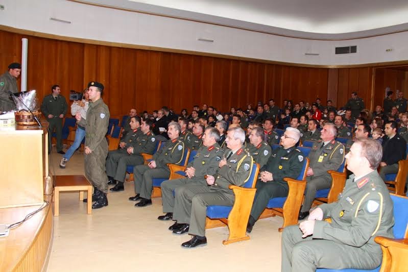 Πρωτοχρονιάτικη γιορτή για τα παιδιά του Στρατιωτικού και Πολιτικού Προσωπικού του ΓΕΣ - Φωτογραφία 5