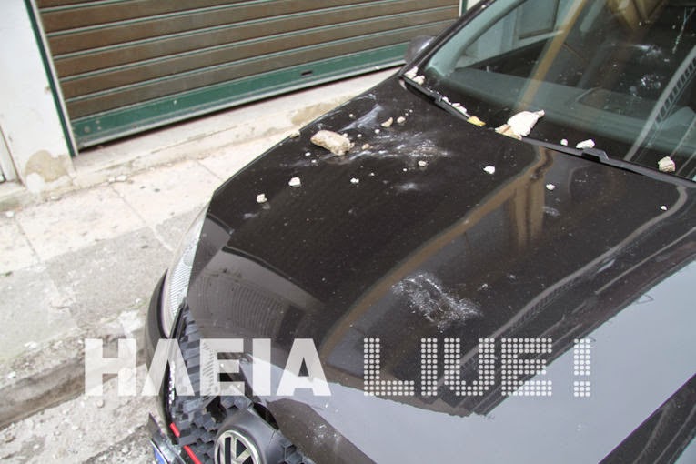 Πύργος: Ζημιές σε αυτοκίνητο από πτώση σοβάδων - Φωτογραφία 2