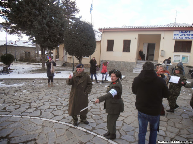 Τήρησαν το έθιμο οι γυναίκες του Συλλόγου ''Διαμαντόνυφη'' και... ντύθηκαν Λουκατσάρια παρά το τσουχτερό κρύο [photo] - Φωτογραφία 2