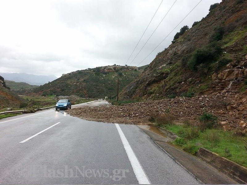 Εικόνες χάους από την κακοκαιρία στα Χανιά... [photos] - Φωτογραφία 2