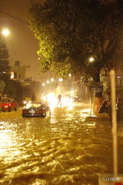 Εικόνες χάους από την κακοκαιρία στα Χανιά... [photos] - Φωτογραφία 21