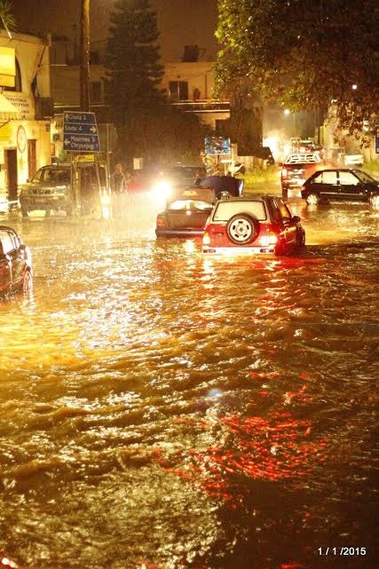 Εικόνες χάους από την κακοκαιρία στα Χανιά... [photos] - Φωτογραφία 22