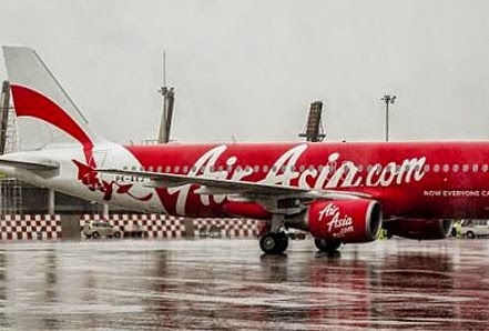 Αποκάλυψη: Το αεροπλάνο της AirAsia έπεσε κάθετα, σαν να το έσπρωξε βίαια ένα γιγάντιο χέρι [photos] - Φωτογραφία 1