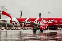 Αποκάλυψη: Το αεροπλάνο της AirAsia έπεσε κάθετα, σαν να το έσπρωξε βίαια ένα γιγάντιο χέρι [photos]