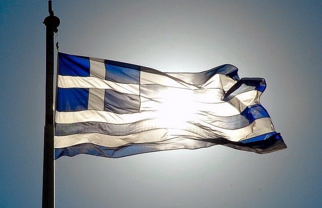 Γιατί η ελληνική σημαία είναι κυανόλευκη και έχει 9 λωρίδες; - Φωτογραφία 1