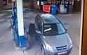 Η απελπισμένη προσπάθεια μιας γυναίκας να παρκάρει για να βάλει βενζίνη [video]