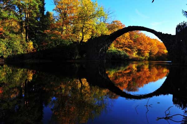 Η εκπληκτικής ομορφιάς γέφυρα Rakotzbrücke! [photos] - Φωτογραφία 4