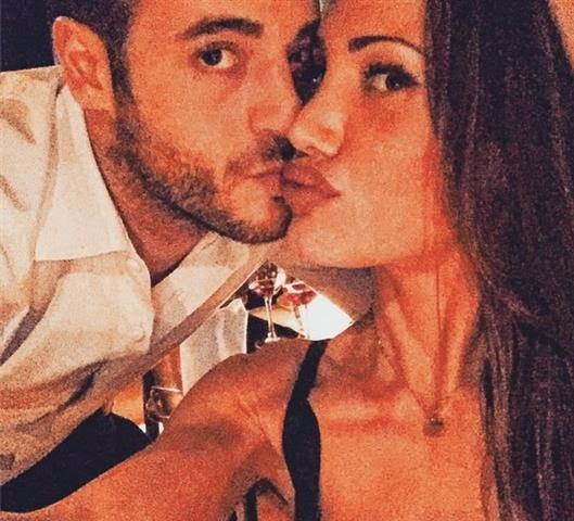 Αυτά είναι τα πρώτα καυτά φιλιά στην ελληνική showbiz! - Φωτογραφία 2