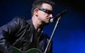 Γιατί ο Μπόνο των U2 αποχωρίζεται για πάντα την κιθάρα του