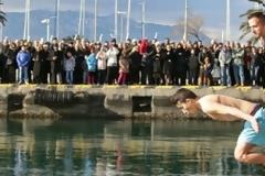 Ιαν Στυλίδα: Παρά την παγωνιά έπεσαν για τον Σταυρό [photos]