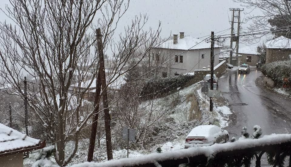 Όλη η Ελλάδα χιονισμένη...Δείτε τις πιο όμορφες «κάτασπρες» εικόνες! [photos] - Φωτογραφία 2