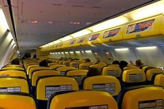 Πτήση της Ryanair ενώ κάνει κύκλους πάνω από το Αεροδρόμιο Χανίων [photos]