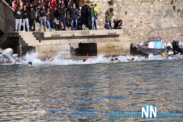 Με ιδιαίτερη λαμπρότητα γιορτάστηκαν και φέτος τα Άγια Θεοφάνεια στη Ναύπακτο [video + photos] - Φωτογραφία 14