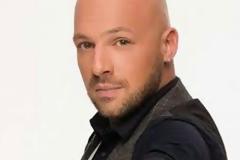 Παναγία μου τι τον βρήκε; Δείτε πόσο γερασμένος φαίνεται ο Νίκος Μουτσινάς... [photos]