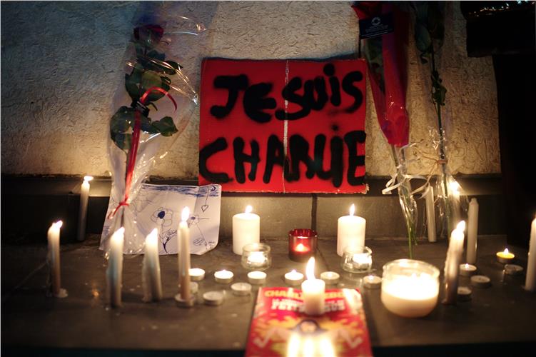 Η Ευρώπη φωνάζει «Je Suis Charlie»: Χιλιάδες στους δρόμους σε συγκεντρώσεις διαμαρτυρίας - Φωτογραφία 1