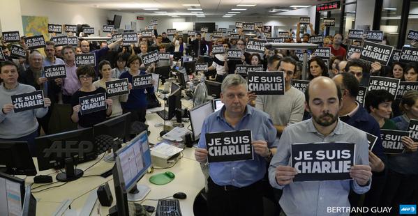 Η Ευρώπη φωνάζει «Je Suis Charlie»: Χιλιάδες στους δρόμους σε συγκεντρώσεις διαμαρτυρίας - Φωτογραφία 7