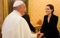 Συνάντηση της Αντζελίνα Τζολί με τον Πάπα - Φωτογραφία 3