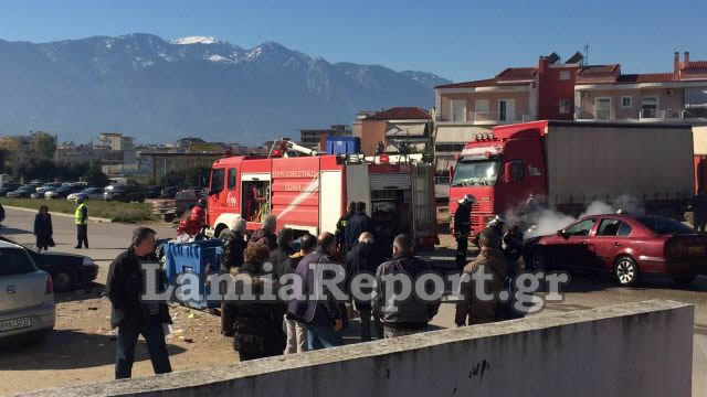 Λαμία: Λαμπάδιασε ταξί μέσα στην πόλη [video + photos] - Φωτογραφία 6